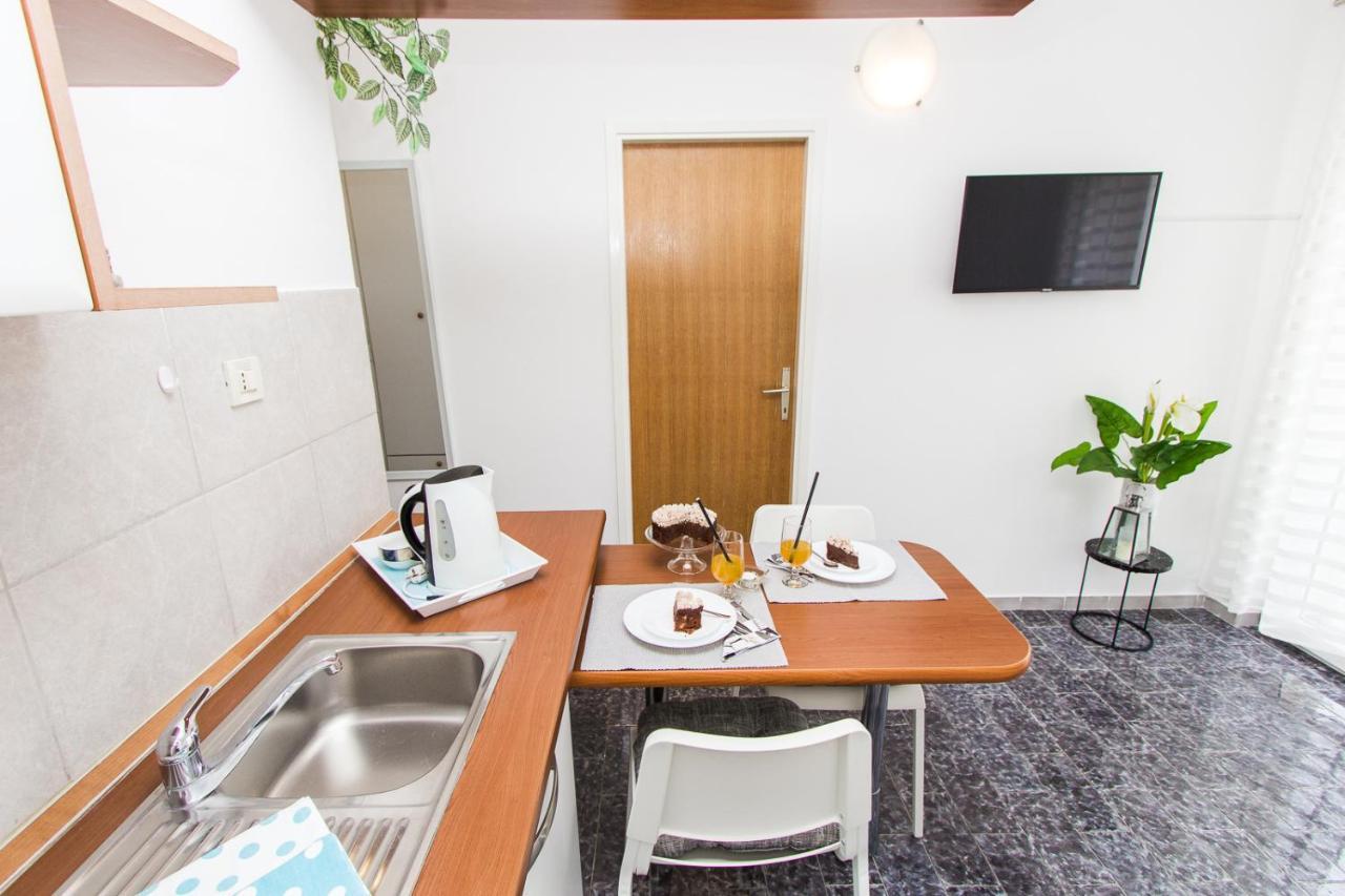 Apartmani Sanja Водице Екстер'єр фото